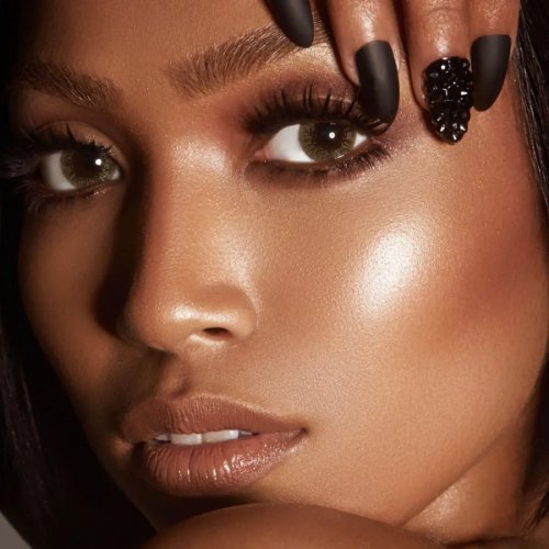 Danessa Myricks Illuminating Veil, Highlighter, Luminizer - Tigerzzz-Shop